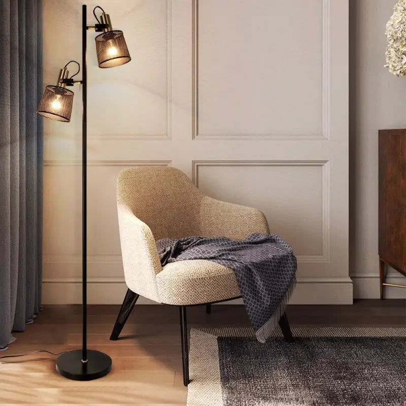 Lampadaire Noir Design avec Structure Cylindrique Inclinée