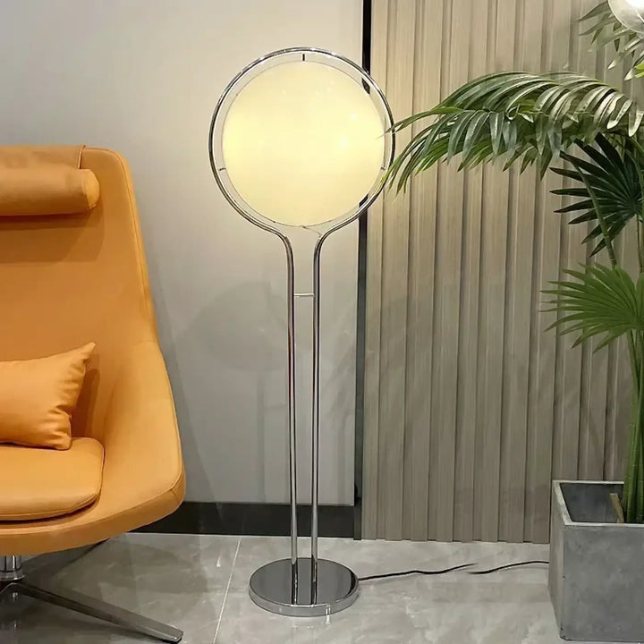 Lampadaire isandy chrome moderne avec globe en verre dépoli rond pour éclairage intérieur élégant