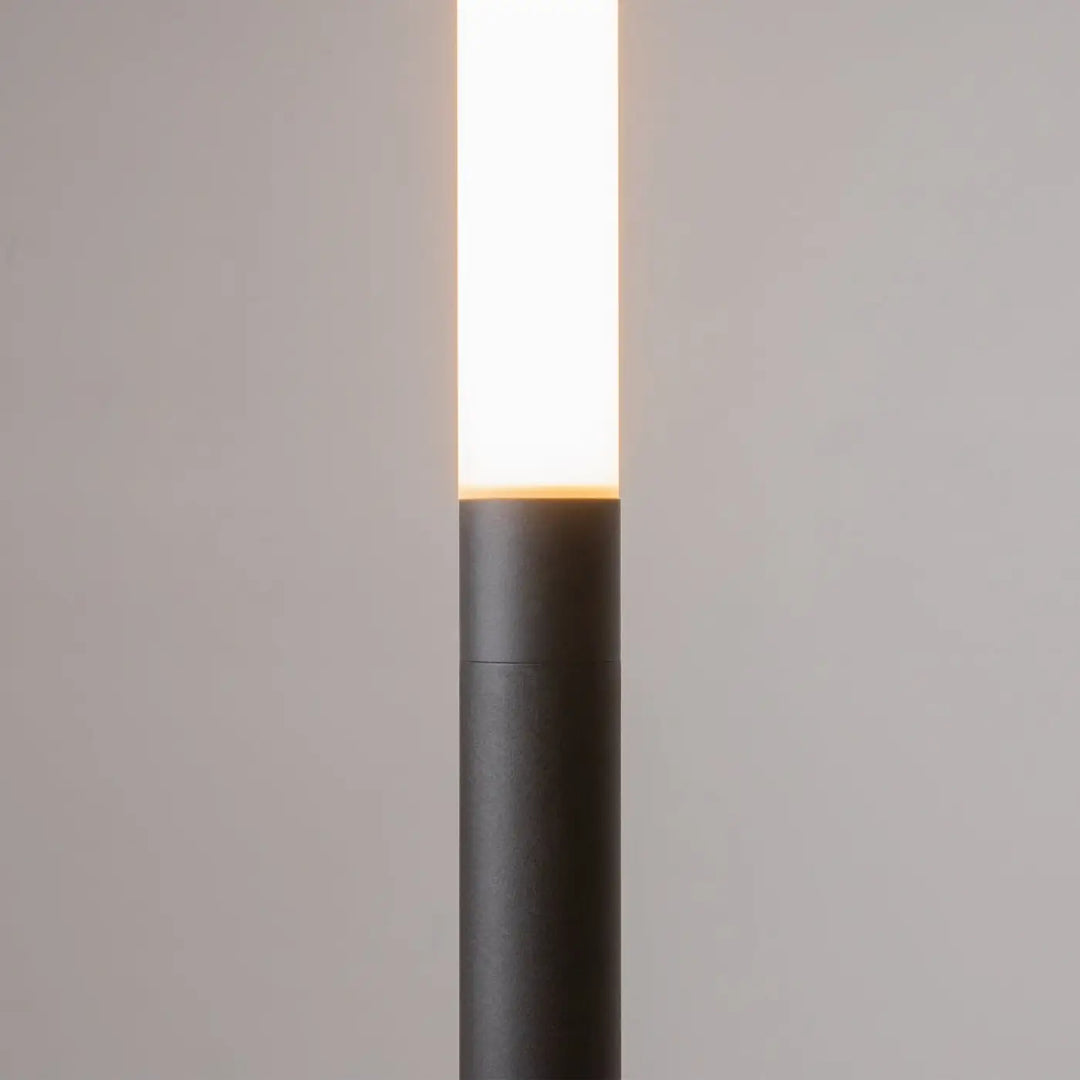 Lampadaire ray tube lumineux avec base cylindrique en acier noir et panneau led rectangulaire lumineux chaleureux