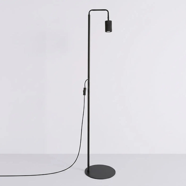 Lampadaire noir éteint