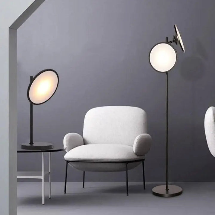 Lampadaire Sur Pied Original En Aluminium Disque Incliné