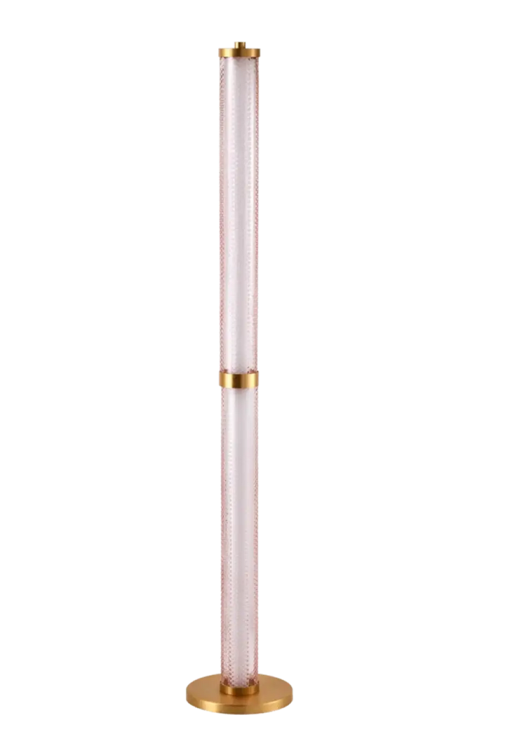 Lampadaire tiffany avec corps en verre rose spinelle translucide et accents métalliques dorés élégants