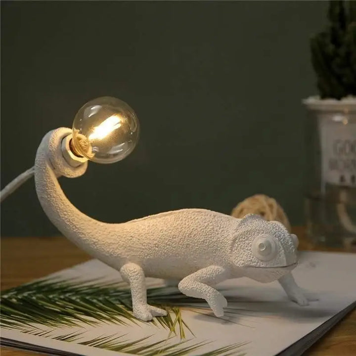 Lampe Caméléon Rotin Blanc Style Animalier Original