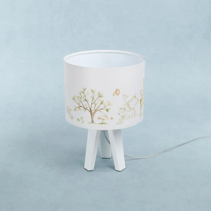 Lampe de table sweet dreams blanche avec abat-jour cylindrique nature et base tripode blanche style univers inspiré chevet blanche