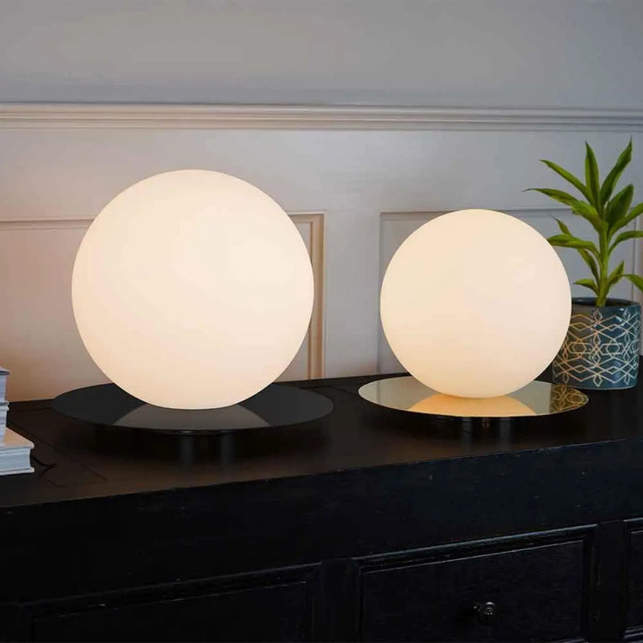 Lampe à poser Bola Sphere à globe en verre opale