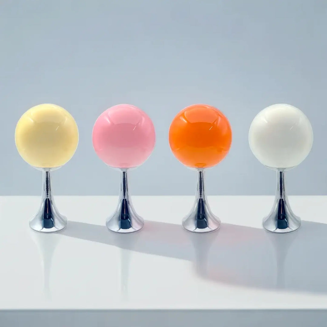 Lampe de chevet boule en verre blanc au style moderne