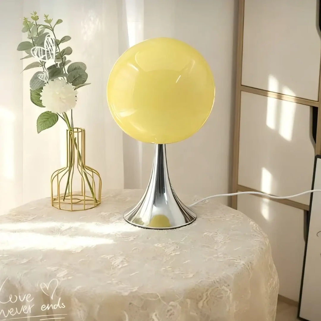 Lampe de chevet boule en verre blanc au style moderne