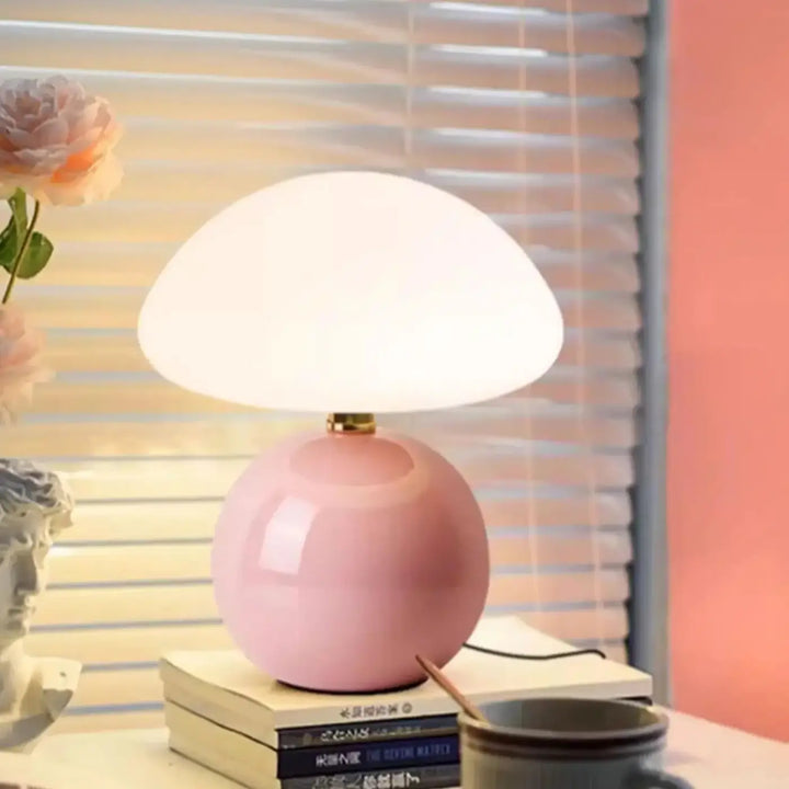 Lampe de table champignon finition rose avec abat-jour opalin en verre dépoli pour un éclairage doux