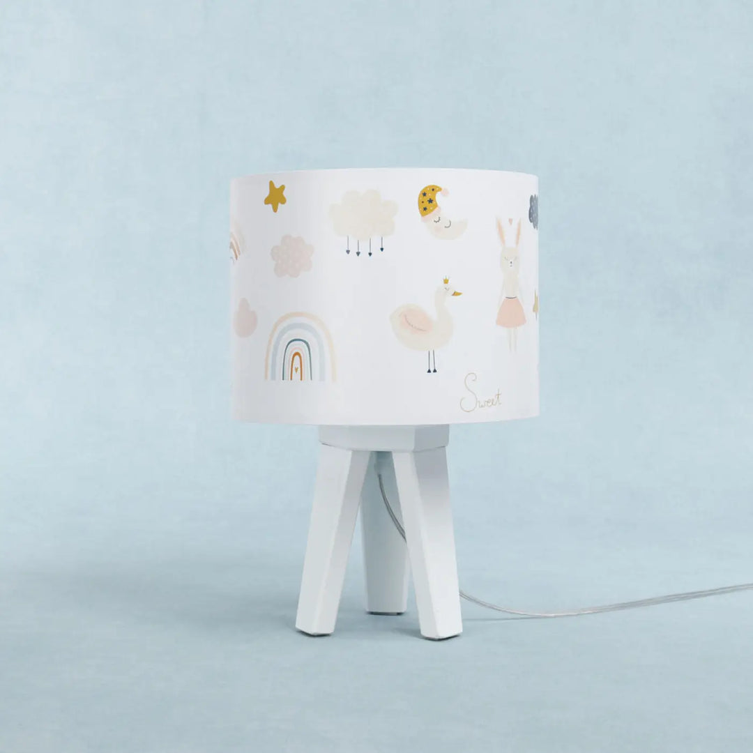 Lampe de table sweet dreams blanc orange avec abat-jour cylindrique motifs animaliers et chevet enfant en bois