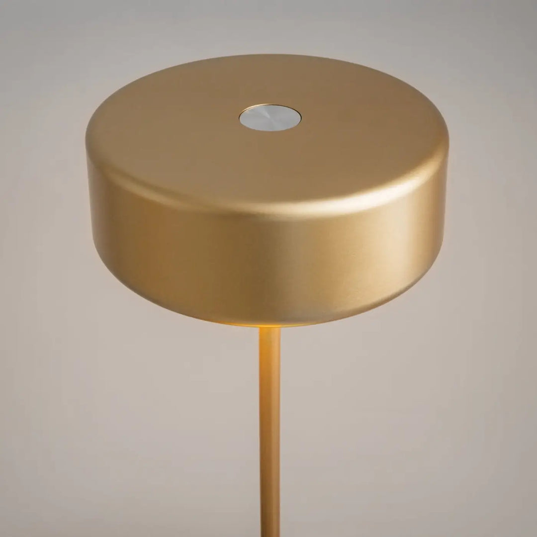 Lampe de chevet cylindrique finition or avec design épuré et pied aluminium idéal salle à manger trois finitions disponibles