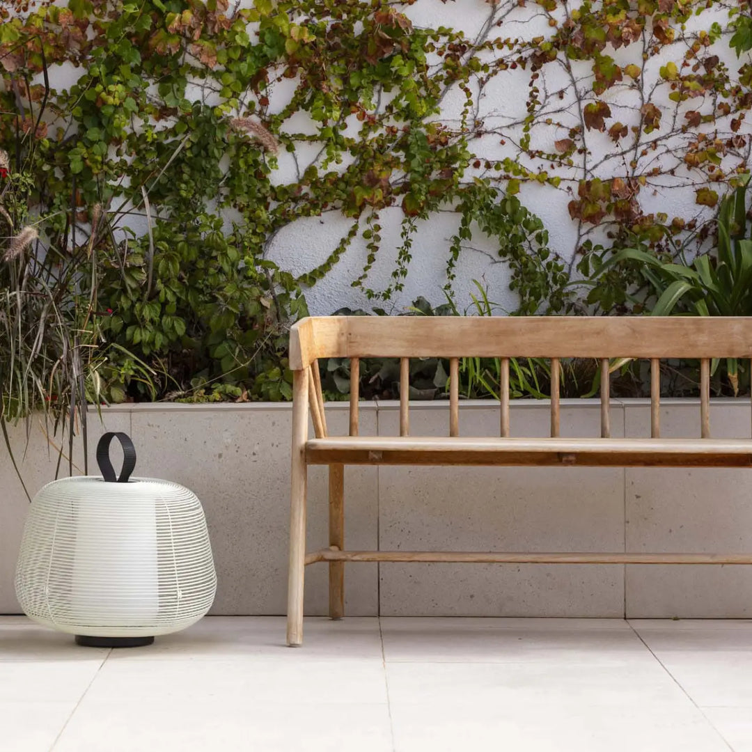Lampe d'extérieur Nara beige de Faro Barcelona en situation