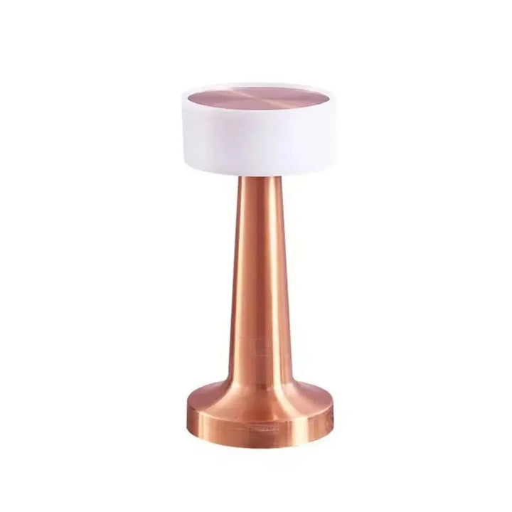 Lampe de table ninou avec design minimaliste en cuivre et variateur tactile pour décoration intérieure élégante