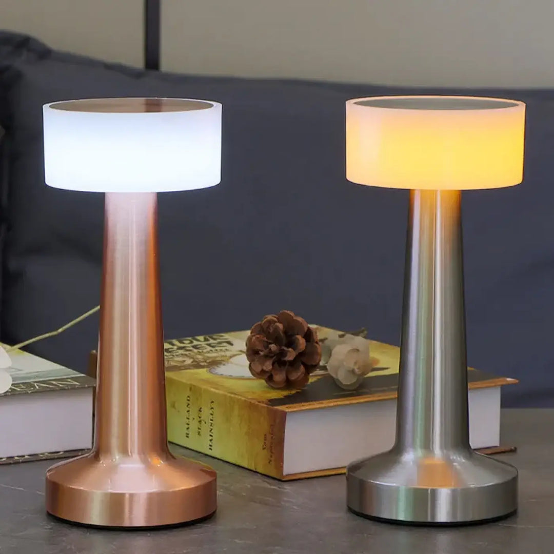 Lampe de table ninou avec design minimaliste et variateur tactile en métal brossé cuivre et argent pour décoration intérieure