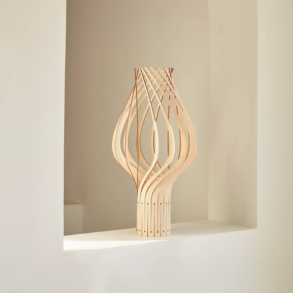 Lampe à poser lampe de chevet montenyel en bois fsc clair avec finition naturelle et forme abstraite élégante