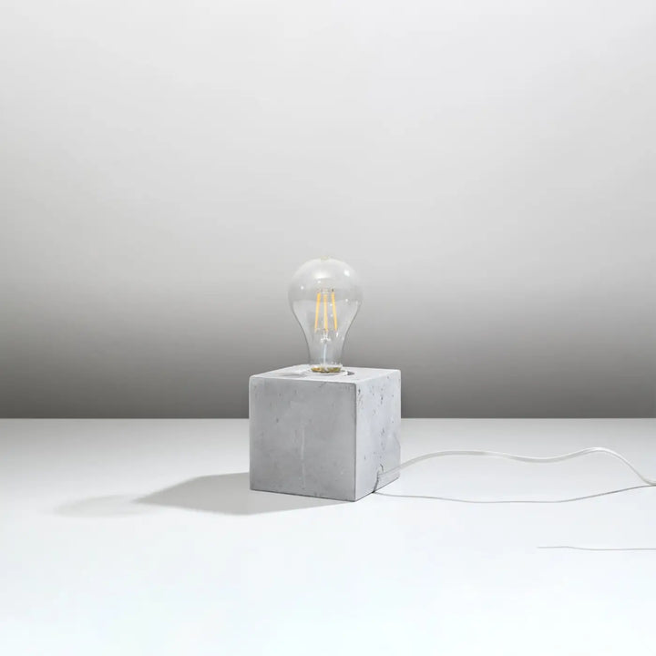 Lampe à poser gris éteinte