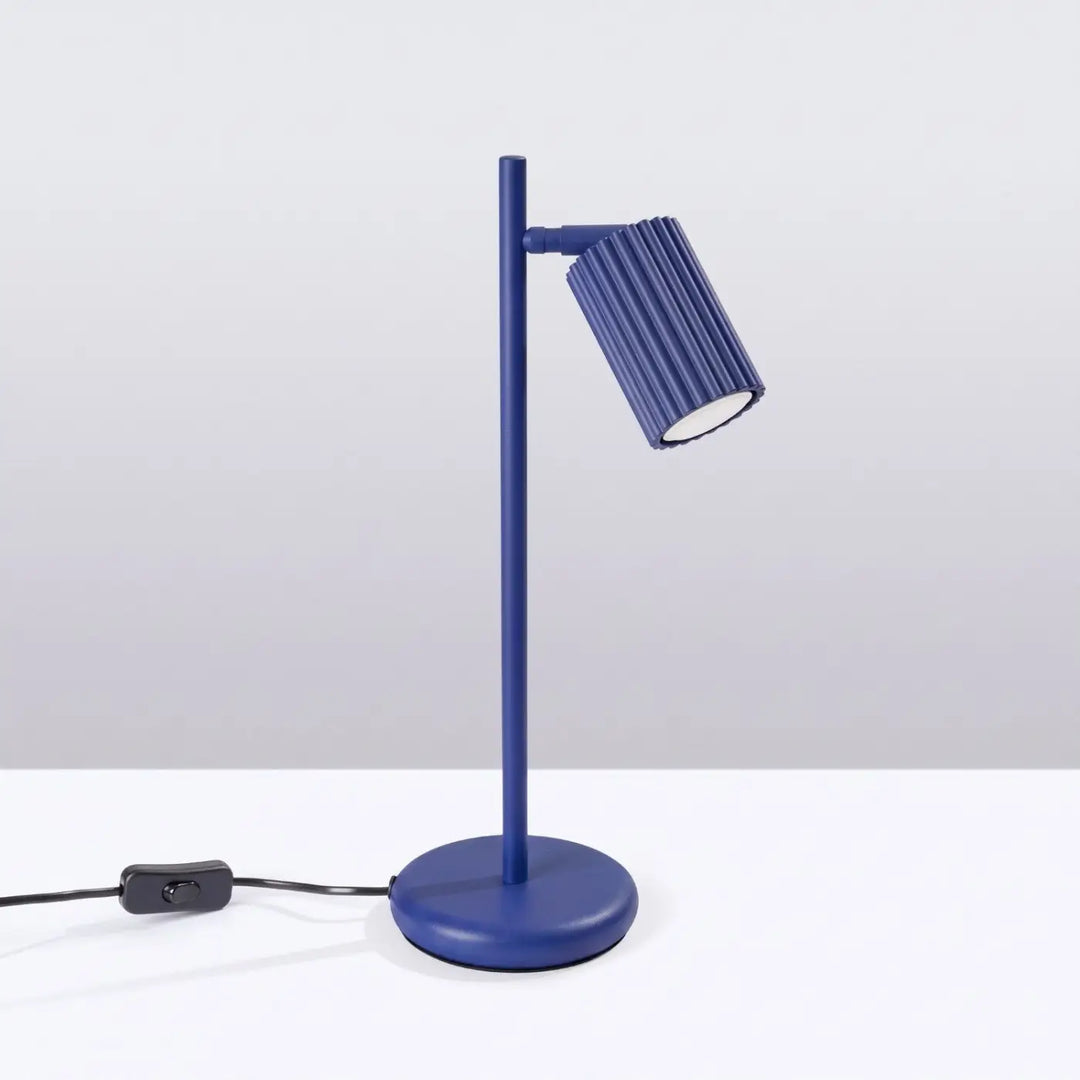 Lampe de Chevet outremer éteinte, vue rapprochée