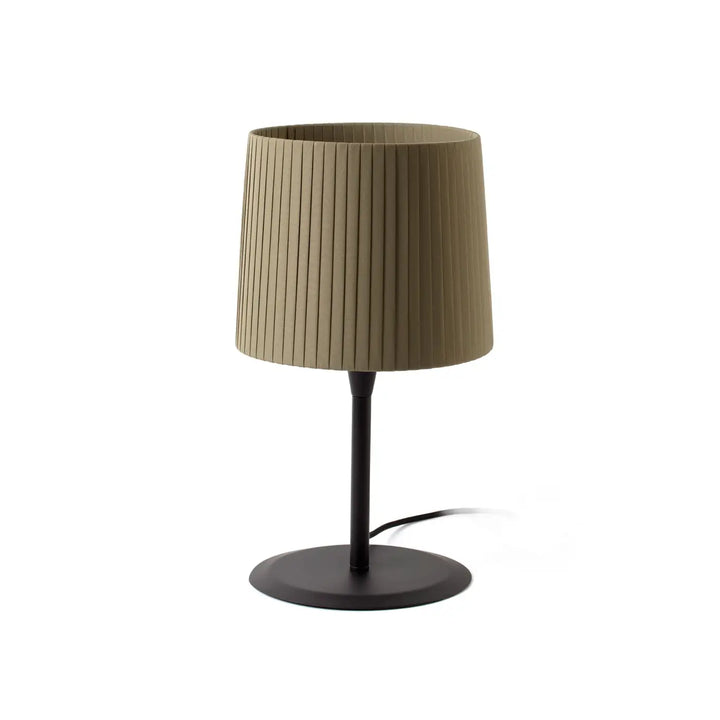 Lampe de table Samba noire, abat-jour vert, de Faro Barcelona