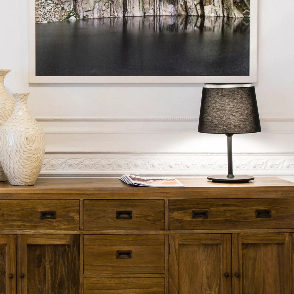 Lampe de table Savoy noire en situation