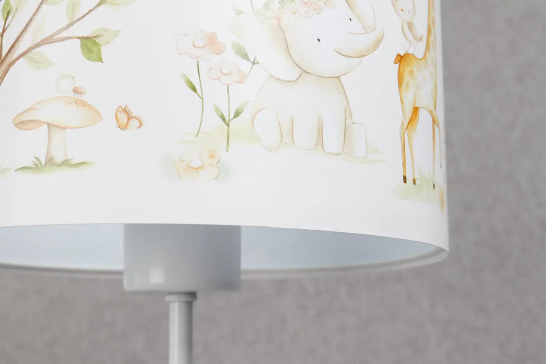 Lampe de table sweet dreams marron clair avec abat-jour blanc et motifs animaux aquarelle pour décoration intérieure