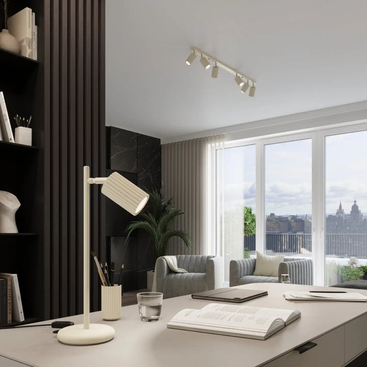 Lampe a poser karbon beige avec design minimaliste et ampoules gu10 interchangeables pour un plafonnier karbon allie