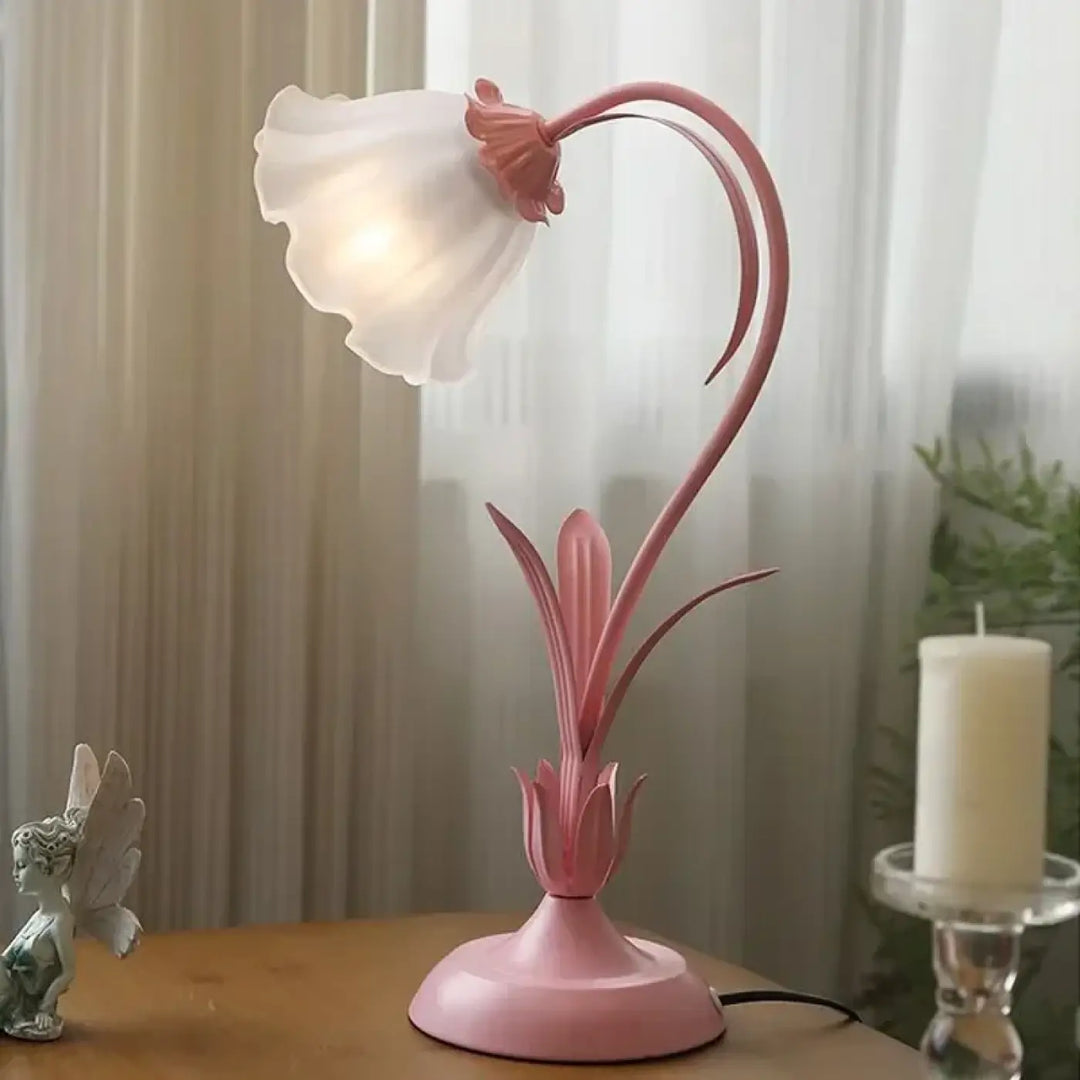 Lampe de table design fleur blanche pour deco naturelle