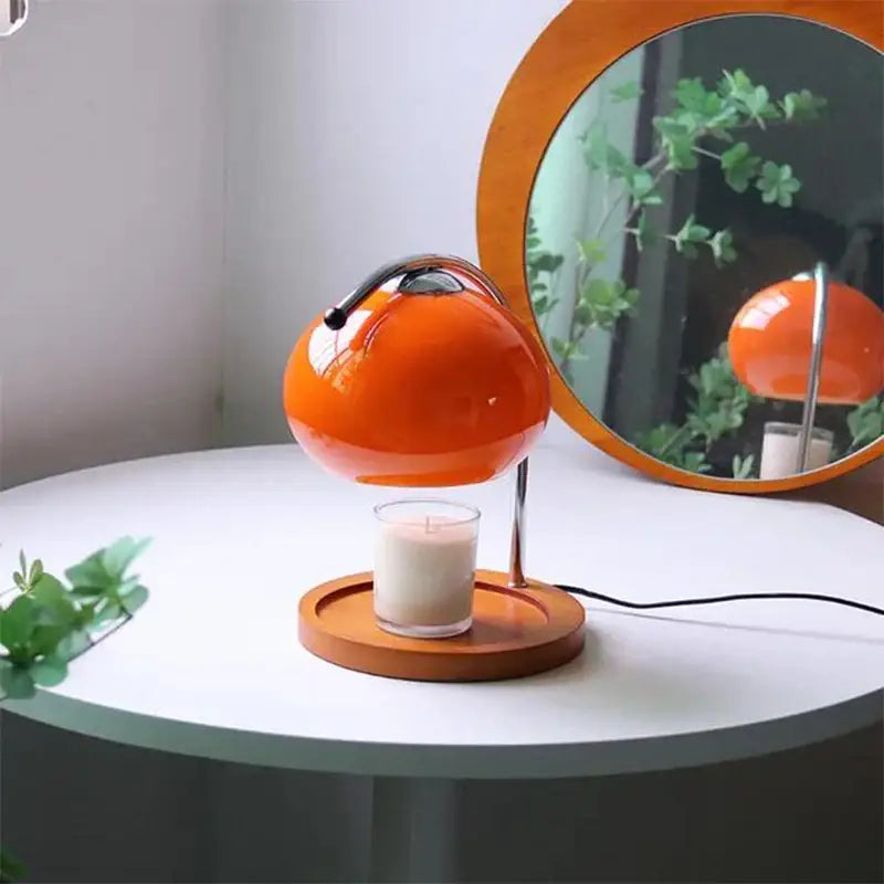 Lampe de table design globe en verre crème avec base bois chic
