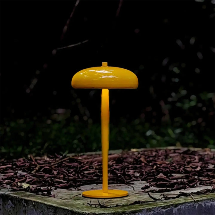 Lampe de table cmoon jaune vif en forme de champignon avec finition brillante et lumière douce design minimaliste
