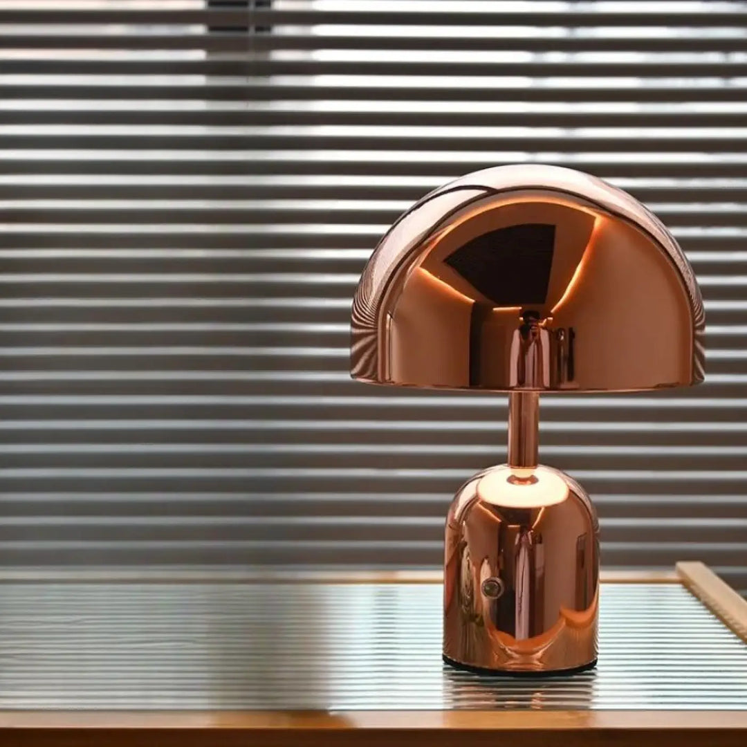 Lampe de table moderne à abat en cuivre avec base cylindrique et reflets miroir design pour table moderne fitа