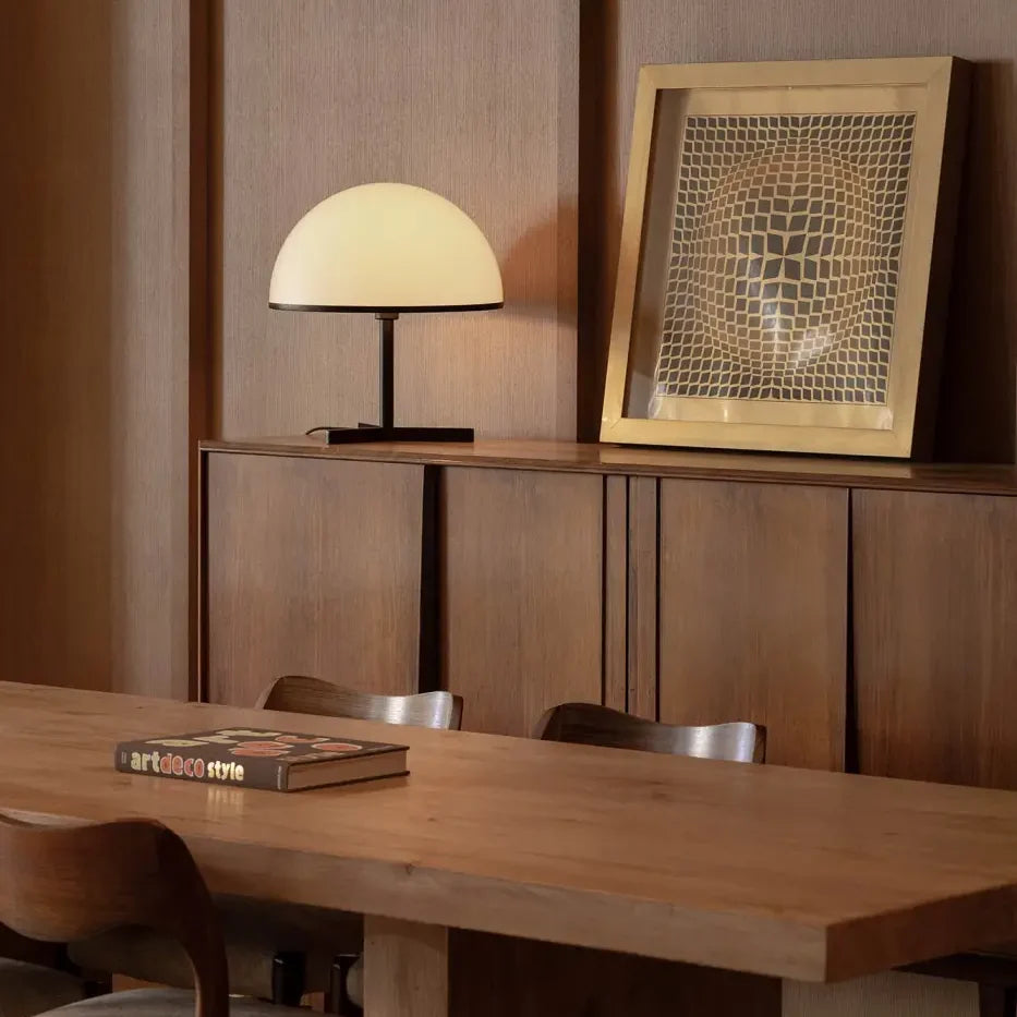 Lampe de table Dome dans un intérieur