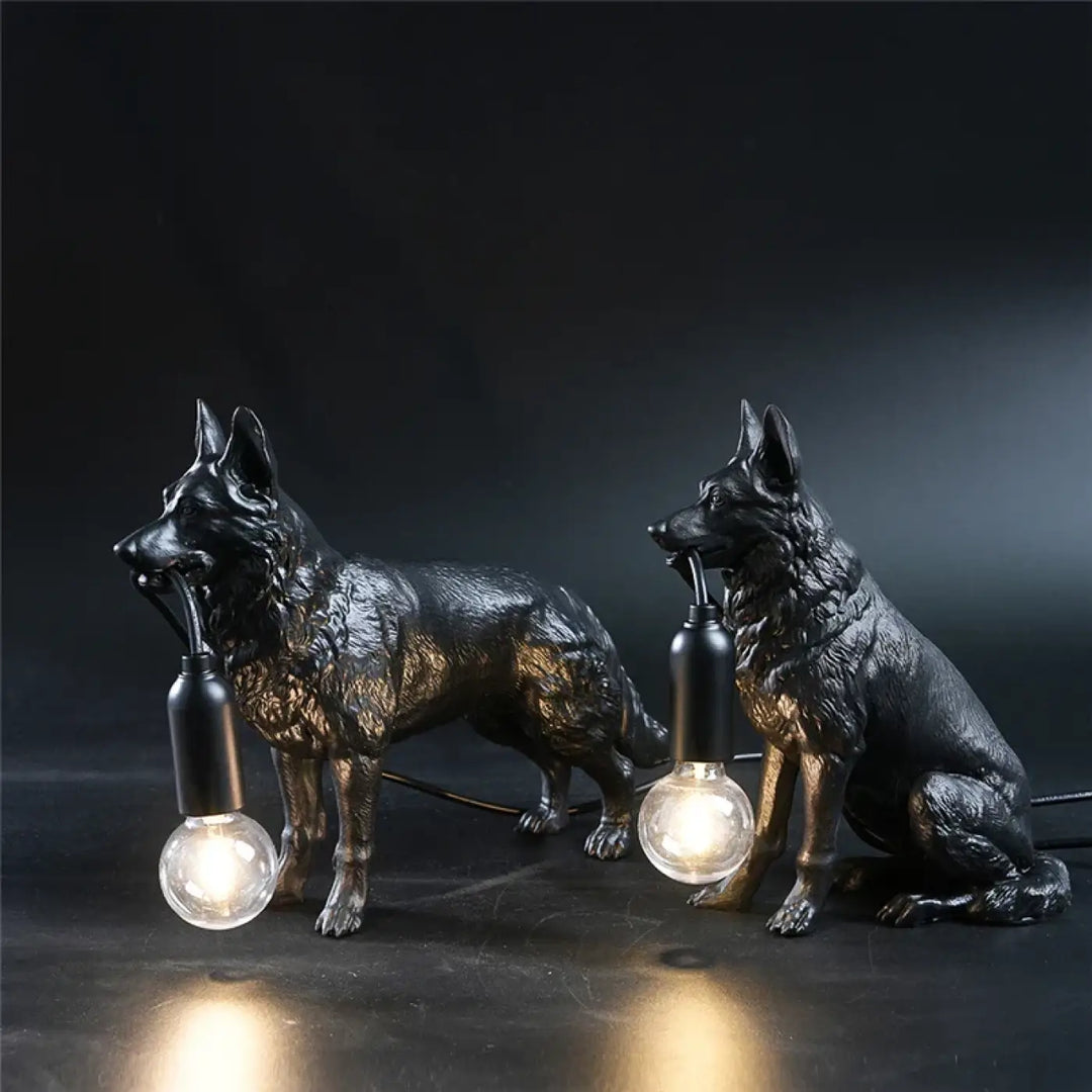 Lampe de table kanis en forme de berger allemand lumineux noir et bronze avec ampoule exposée et design sculptural
