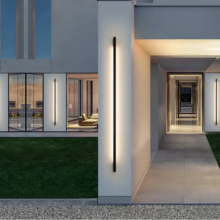 Longue Et Fine Applique Murale Extérieure LED Noire En Aluminium