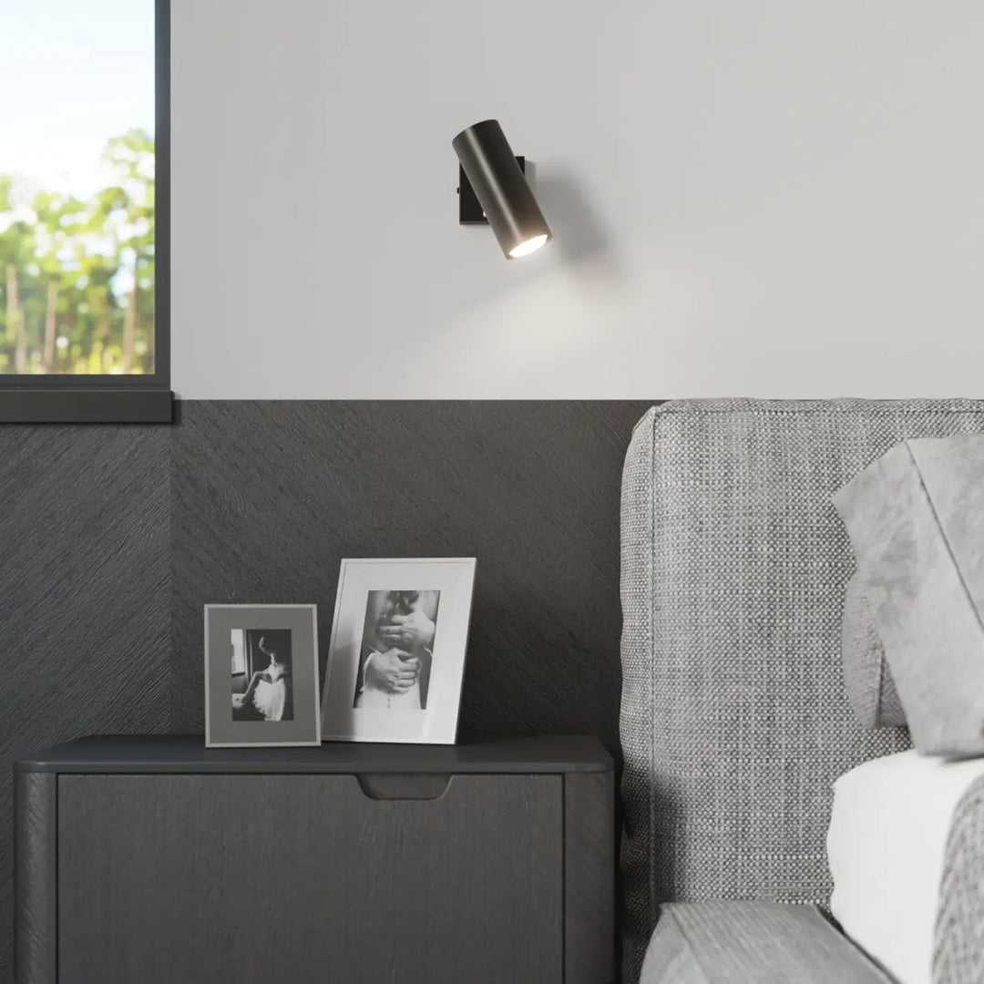 Luminaire plafonnier direzione 3 noir avec tête ajustable en cylindre noir mat pour éclairage élégant plafond minimaliste