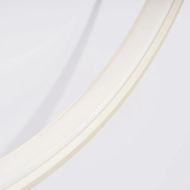 Anneau led en silicone beige avec finition légèrement brillante et bords arrondis de la collection rio aluminium allient élégance