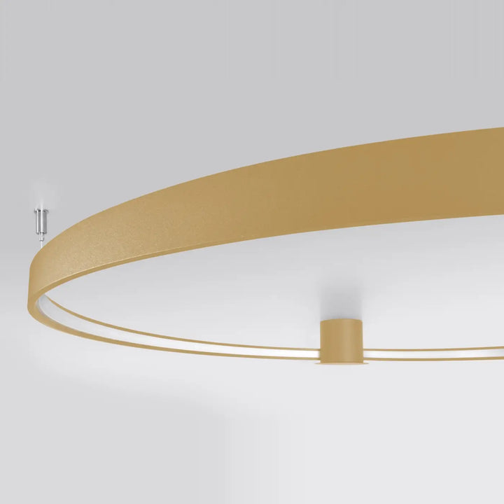 Plafonnier rio doré avec modules led intégrés offrant une efficacité lumineuse élevée et un design minimaliste