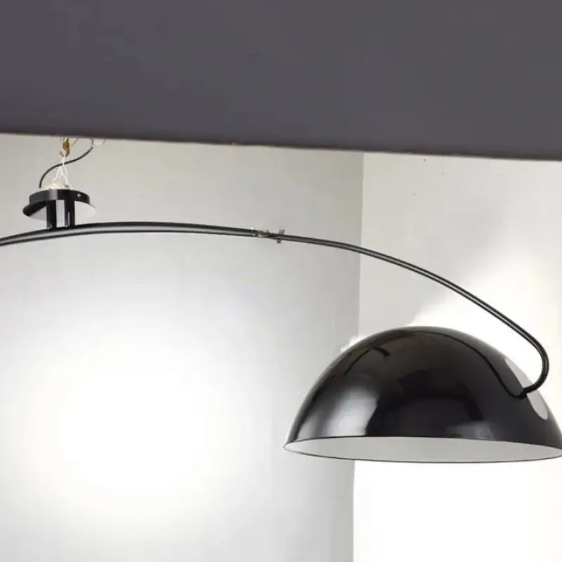 Luminaire plafonnier en arc moderne noir pour salon