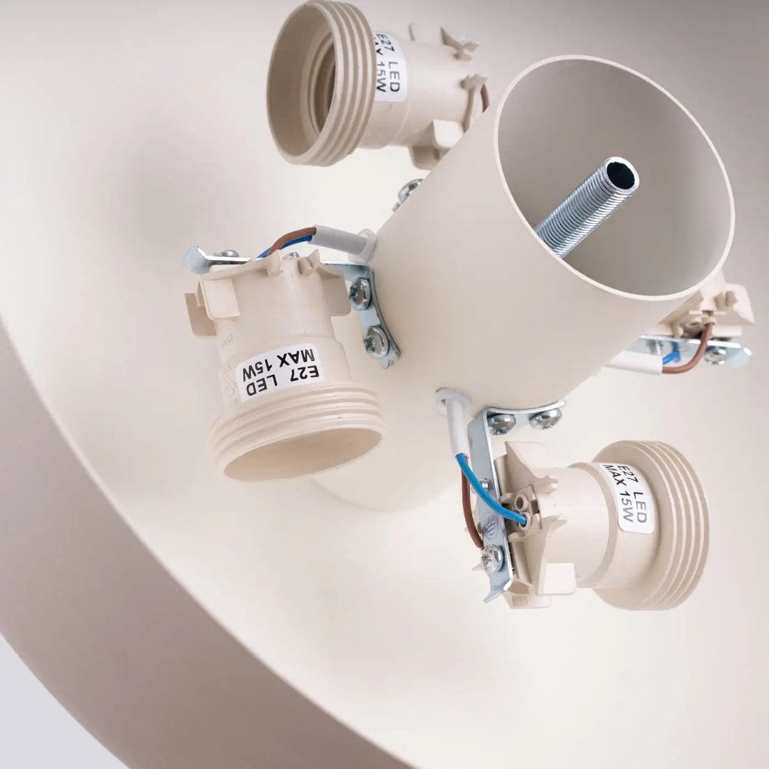 Plafonnier omiq beige en plastique avec trois douilles e27 led et câblage apparent allie simplicité et design exceptionnel