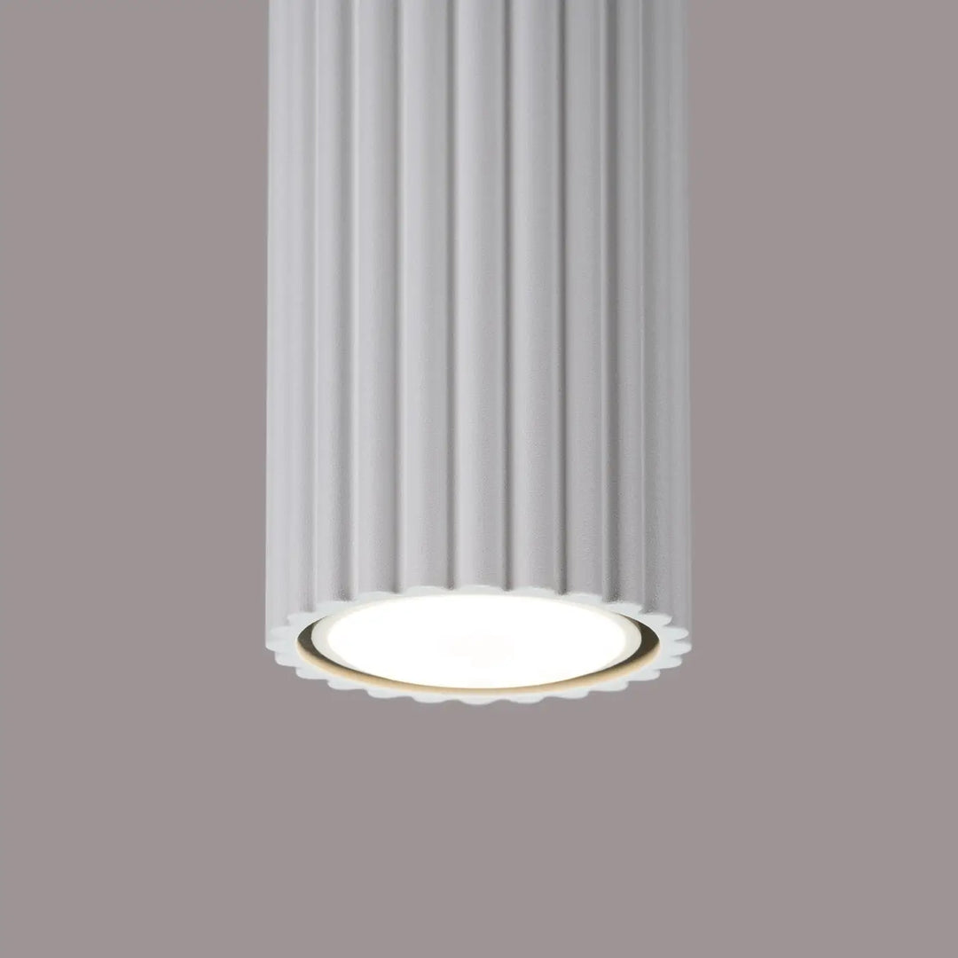Luminaire plafonnier karbon 30 blanc avec corps cylindrique cannelé et ampoule gu10 interchangeable design minimaliste