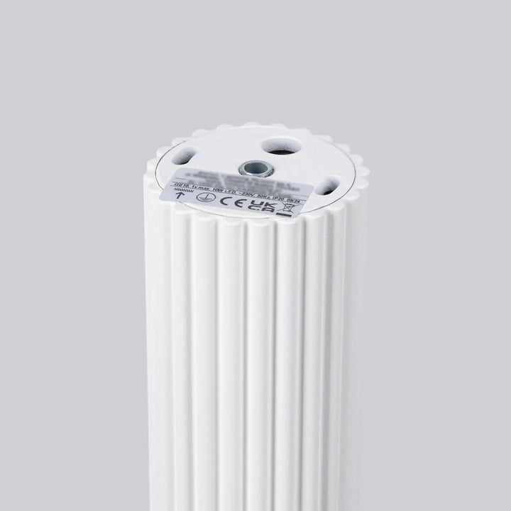 Plafonnier karbon allie blanc cylindrique avec rainures verticales et ampoules gu10 interchangeables