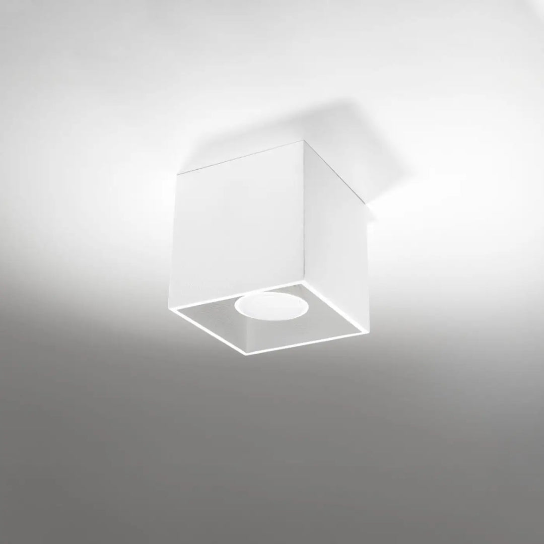 Plafonnier quad blanc carré avec verre dépoli pour montées individuellement et magnifique décoration intérieure
