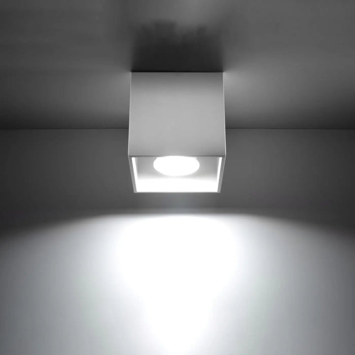 Plafonnier quad blanc avec panneau en verre dépoli au design minimaliste pour une magnifique décoration montées individuellement