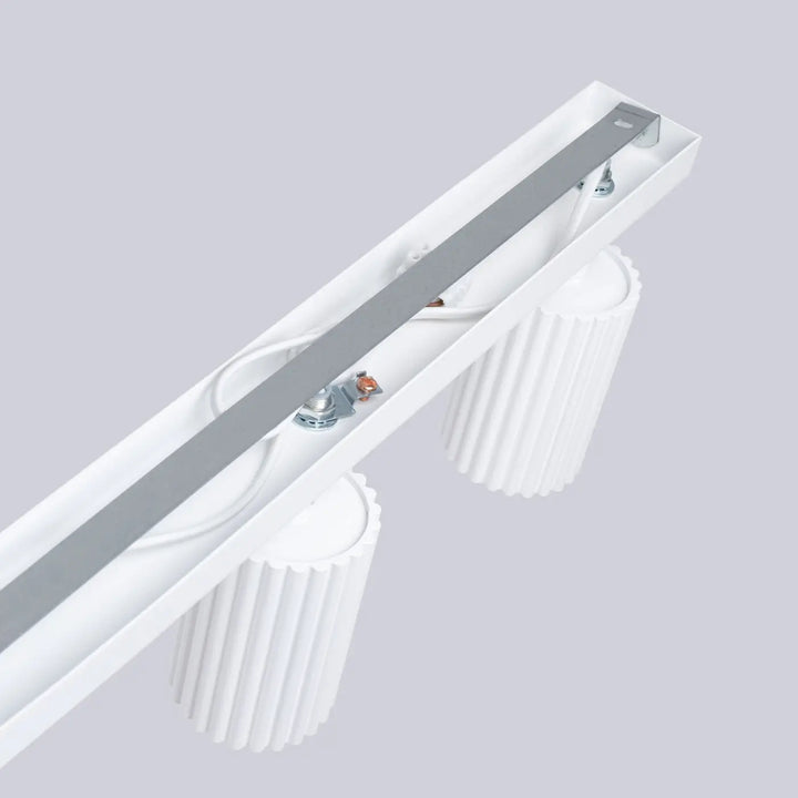 Plafonnier karbon allie blanc à double tête led avec design minimaliste et ampoules gu10 interchangeables
