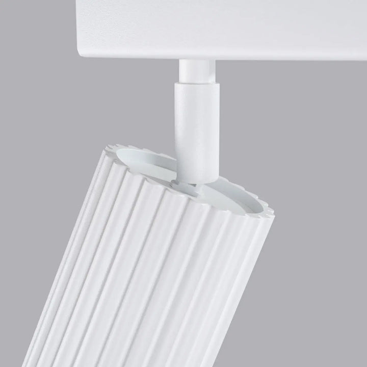 Plafonnier karbon allie design minimaliste blanc avec 6 ampoules gu10 interchangeables en finition cannelée