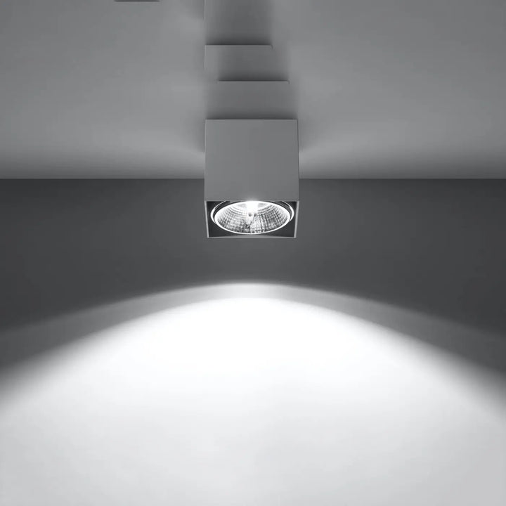 Plafonnier blake moderne carré encastré avec finition métallique élégante et lentille texturée forme minimaliste blanche
