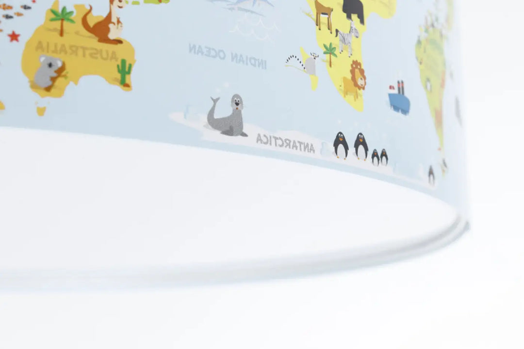 Luminaire plafonnier sweet dreams avec abat-jour bleu clair carte du monde enfants et animaux colorés cartoon