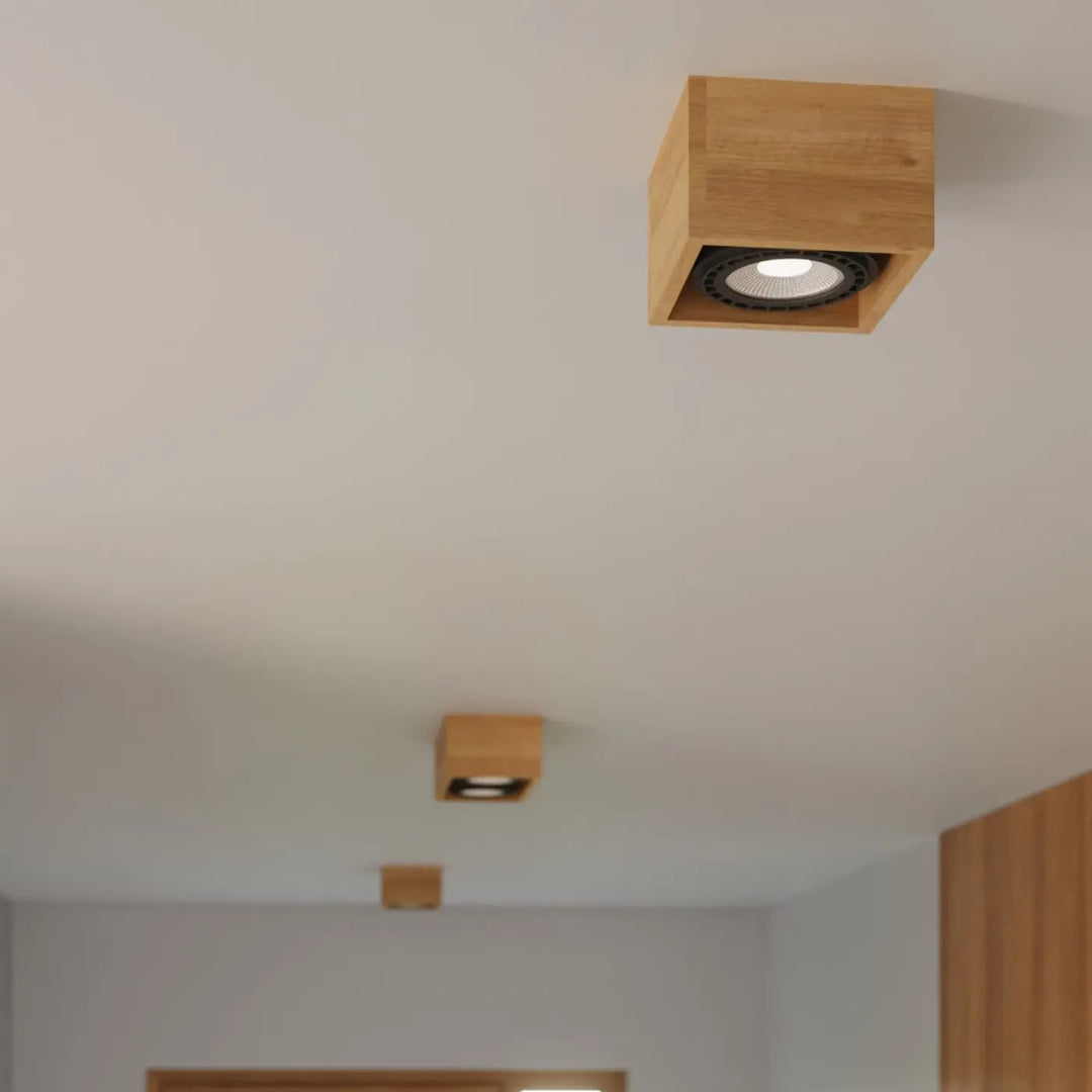 Plafonnier quatro bois naturel carré avec ampoule led encastrée pour sentez mieux et ambiance chaleureuse