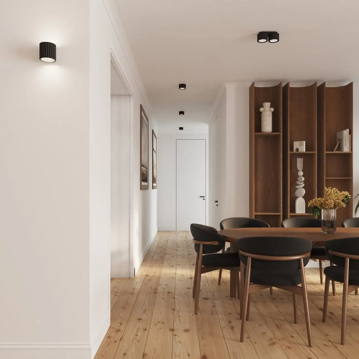 Luminaire Plafonnier noir dans un intérieur contemporain