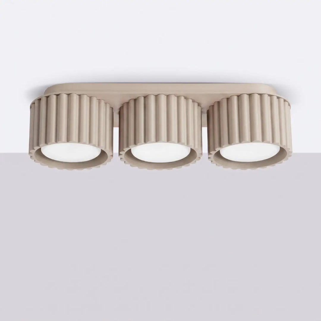 Luminaire Plafonnier taupe éteinte, vue rapprochée