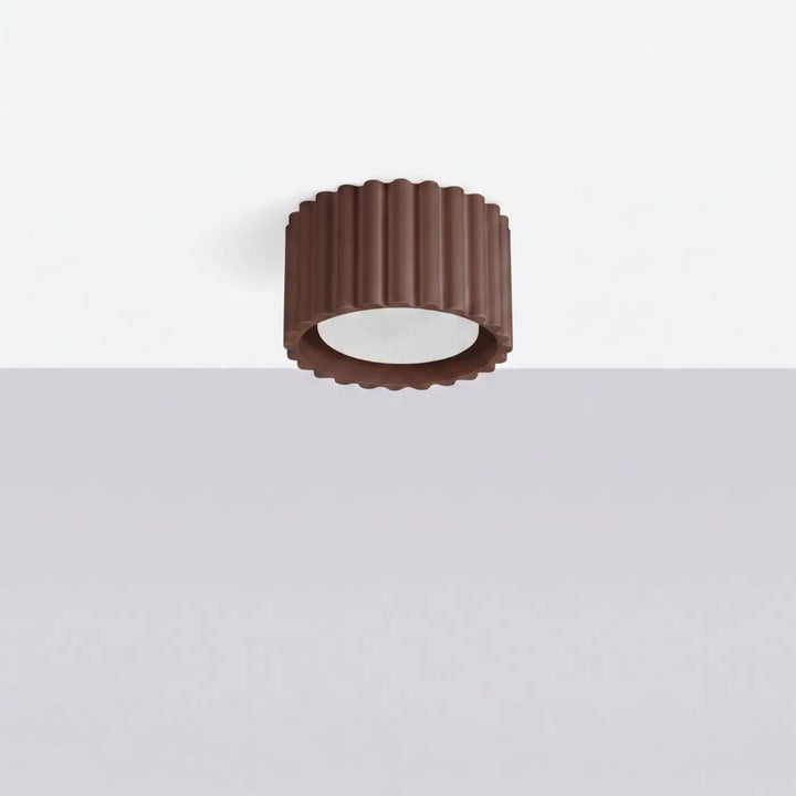 Luminaire Plafonnier marron éteinte, vue rapprochée