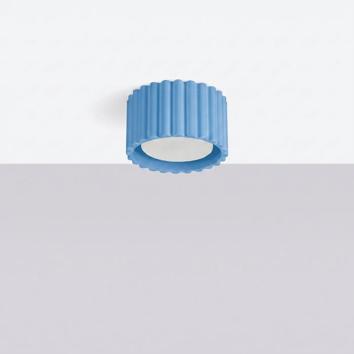 Luminaire Plafonnier bleu clair éteinte, vue rapprochée