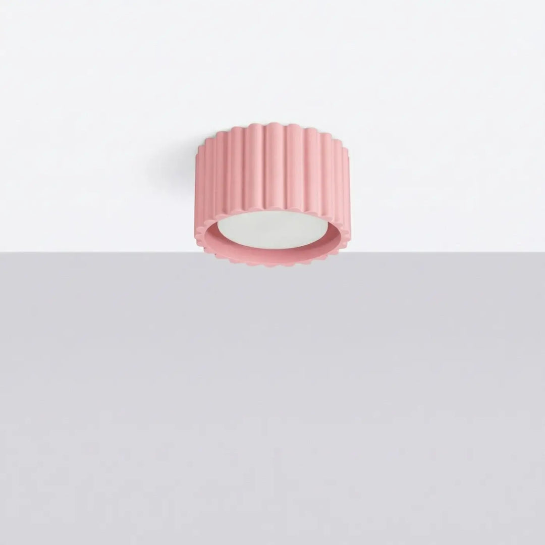 Luminaire Plafonnier rose éteinte, vue rapprochée